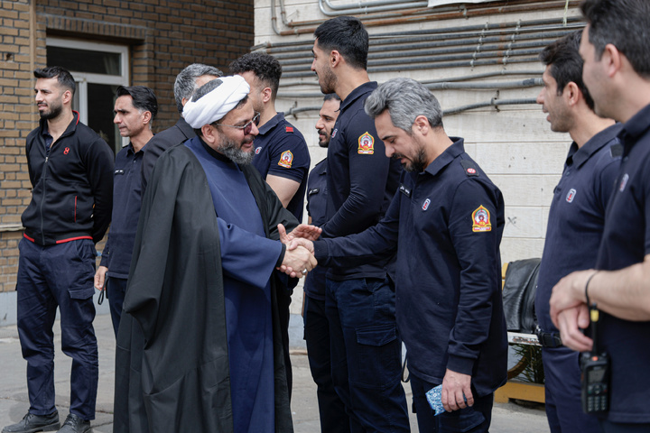 حضور کاروان خدام حرم مطهر رضوی در مناطق مختلف شهر تهران