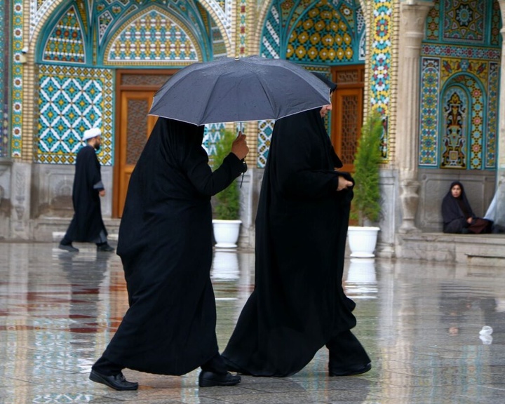 حال و هوای بارانی حرم مطهر حضرت فاطمه معصومه(س)