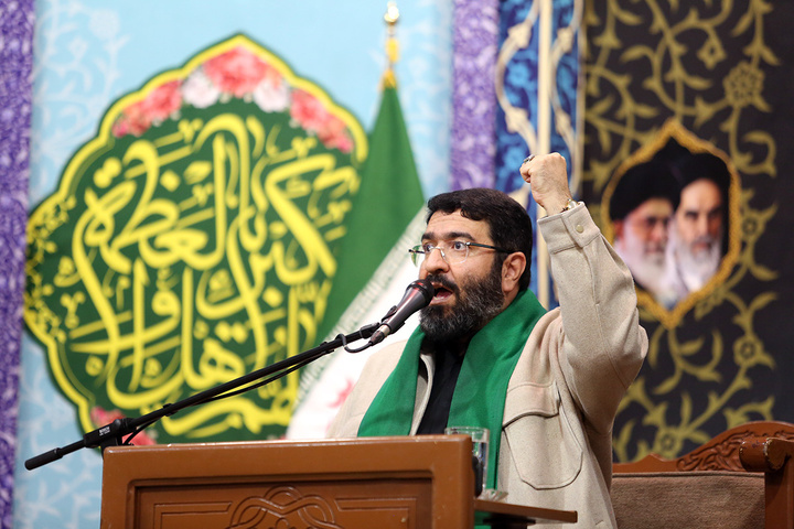 وداع با پیکر شهیده مرادی در حرم بانوی کرامت