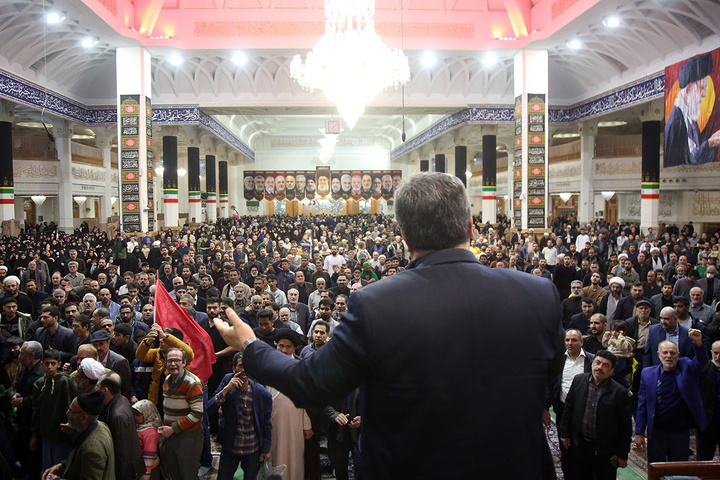 وداع با پیکر شهیده مرادی در حرم بانوی کرامت