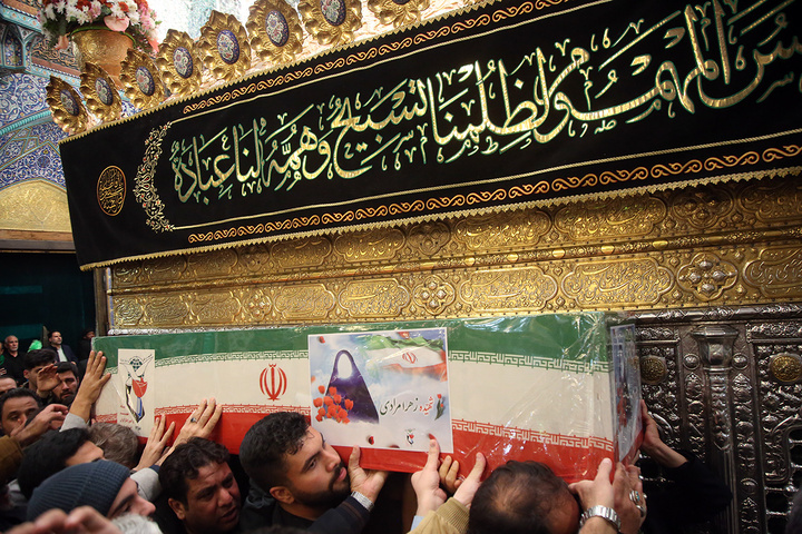 وداع با پیکر شهیده مرادی در حرم بانوی کرامت