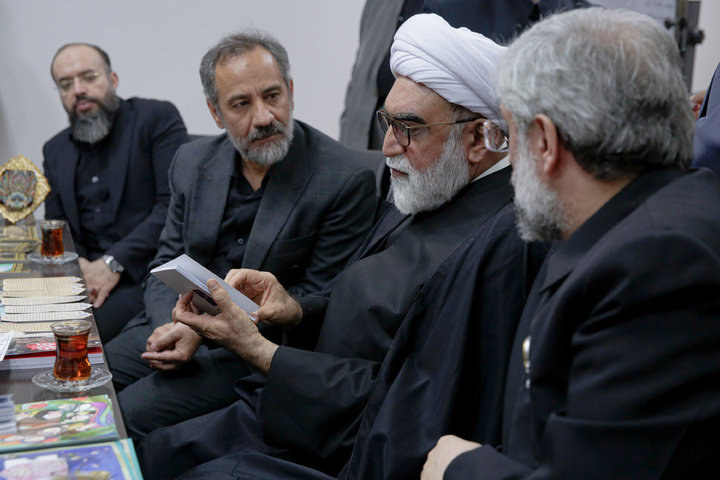 بازدید تولیت آستان قدس رضوی از روند خدمت رسانی به زائران نوروزی