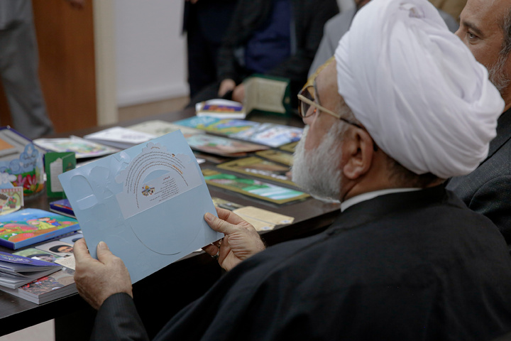 بازدید تولیت آستان قدس رضوی از روند خدمت رسانی به زائران نوروزی