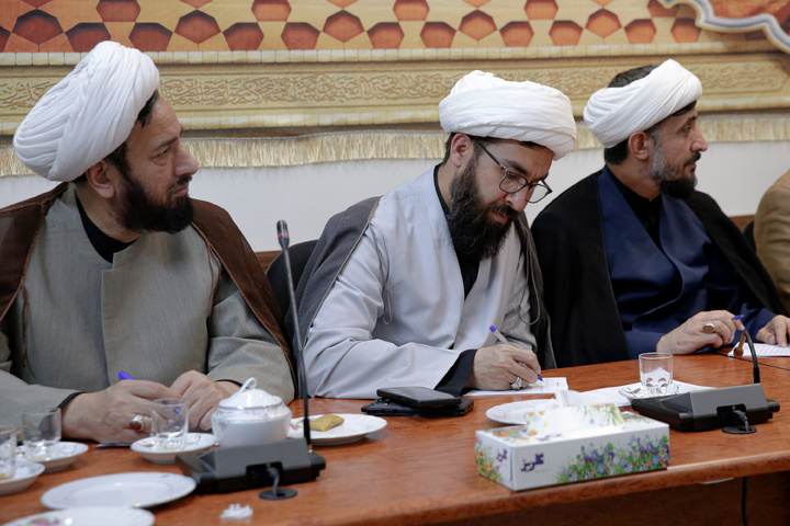 بازدید تولیت آستان قدس رضوی از روند خدمت رسانی به زائران نوروزی
