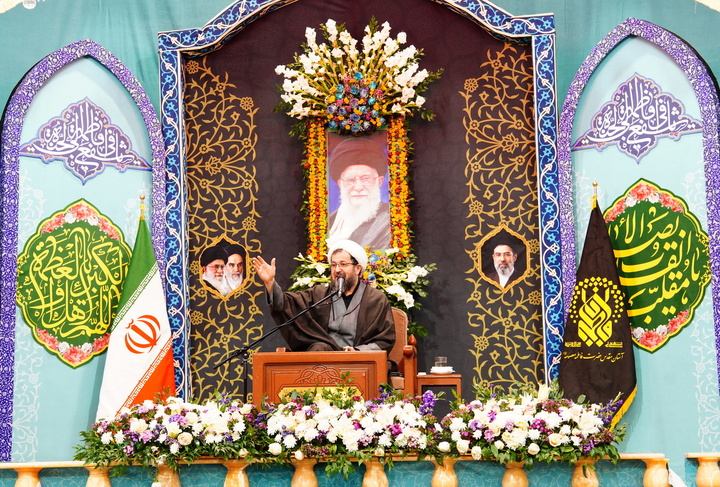 مکتبی که شهادت دارد؛ ترس، تسلیم و عقب نشینی ندارد
