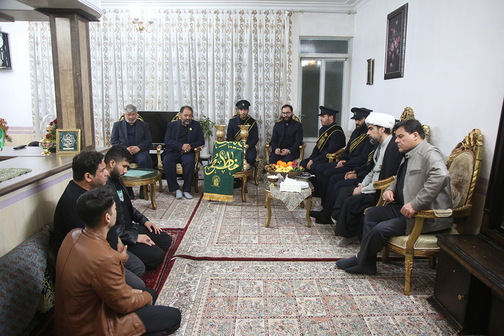 تکریم سه خانواده شهید جنگ تحمیلی رمضان توسط خادمان حرم بانوی کرامت