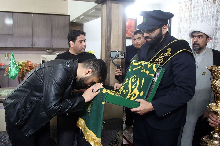 تکریم سه خانواده شهید جنگ تحمیلی رمضان توسط خادمان حرم بانوی کرامت