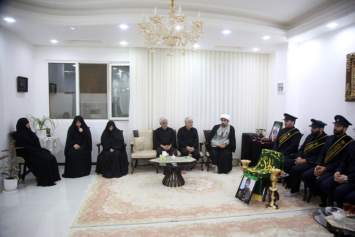 تکریم سه خانواده شهید جنگ تحمیلی رمضان توسط خادمان حرم بانوی کرامت