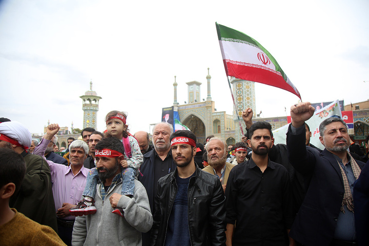 تشییع شهید دانش‌آموز حملات آمریکایی صهیونی در حرم حضرت معصومه (س)