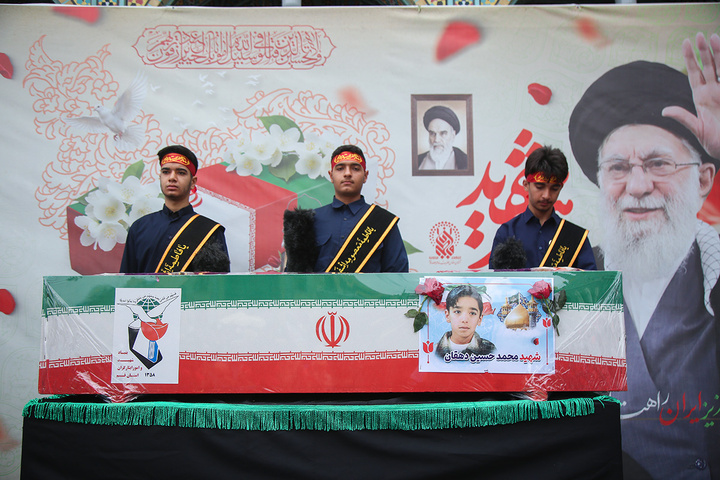 تشییع شهید دانش‌آموز حملات آمریکایی صهیونی در حرم حضرت معصومه (س)