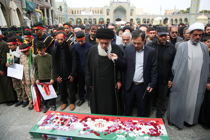 تشییع شهید دانش‌آموز حملات آمریکایی صهیونی در حرم حضرت معصومه (س)