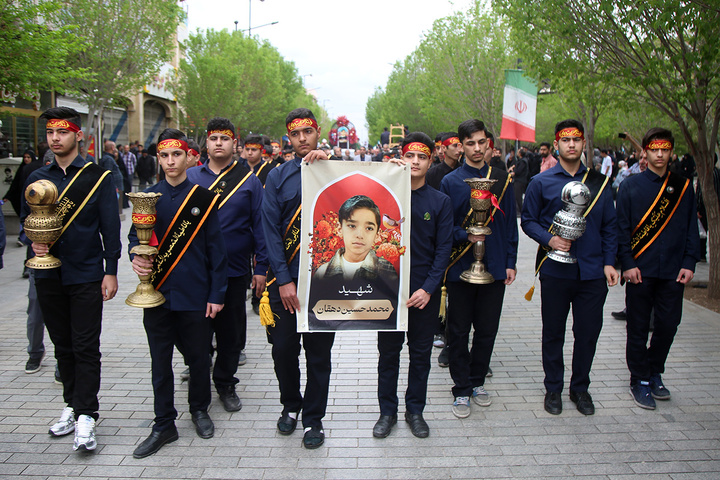 تشییع شهید دانش‌آموز حملات آمریکایی صهیونی در حرم حضرت معصومه (س)