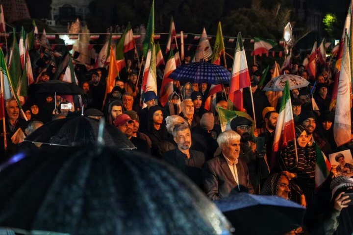 حضور خادمان حرم بانوی کرامت در اجتماع پرشور مردمی در چهل اختران قم