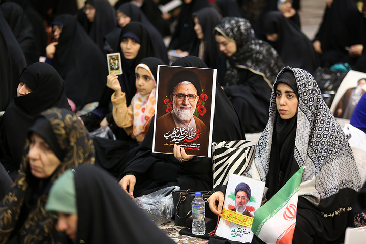 بزرگداشت هفتمین روز شهادت وزیر اطلاعات در حرم حضرت معصومه (س)