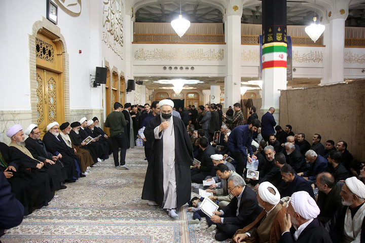 بزرگداشت هفتمین روز شهادت وزیر اطلاعات در حرم حضرت معصومه (س)