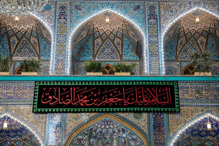 سیاه پوشی حرم امام حسین(علیه السلام) به مناسبت سالروز تخریب قبور ائمه بقیع