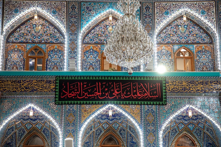 سیاه پوشی حرم امام حسین(علیه السلام) به مناسبت سالروز تخریب قبور ائمه بقیع