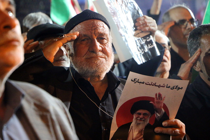 حضور خادمان حرم مطهر بانوی کرامت در میادین شهر مقدس قم