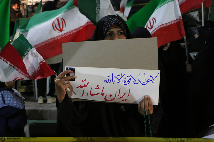 حضور خادمان حرم مطهر بانوی کرامت در میادین شهر مقدس قم