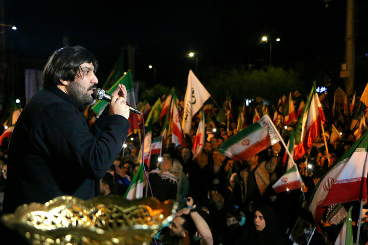 حضور خادمان حرم مطهر بانوی کرامت در میادین شهر مقدس قم