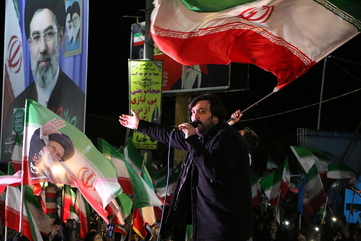 حضور خادمان حرم مطهر بانوی کرامت در میادین شهر مقدس قم