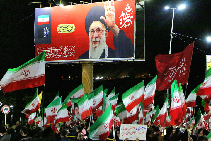 حضور خادمان حرم مطهر بانوی کرامت در میادین شهر مقدس قم