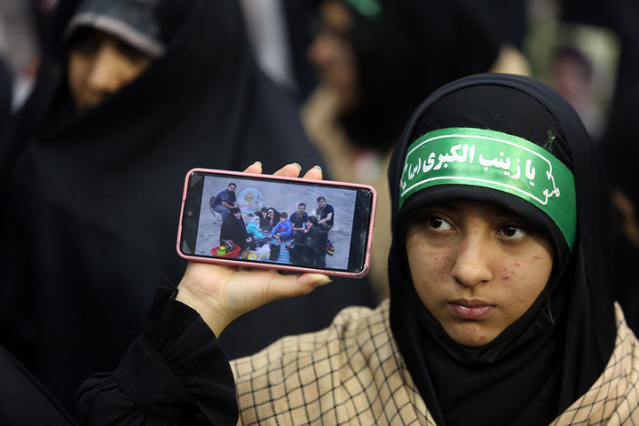 وداع با پیکر مطهر ۱۷ شهید حمله آمریکایی صهیونی به پردیسان قم در حرم مطهر