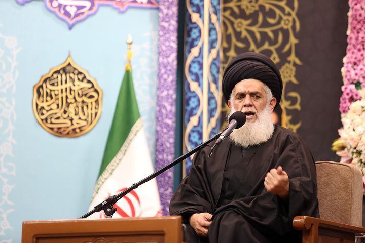 وداع با پیکر مطهر ۱۷ شهید حمله آمریکایی صهیونی به پردیسان قم در حرم مطهر