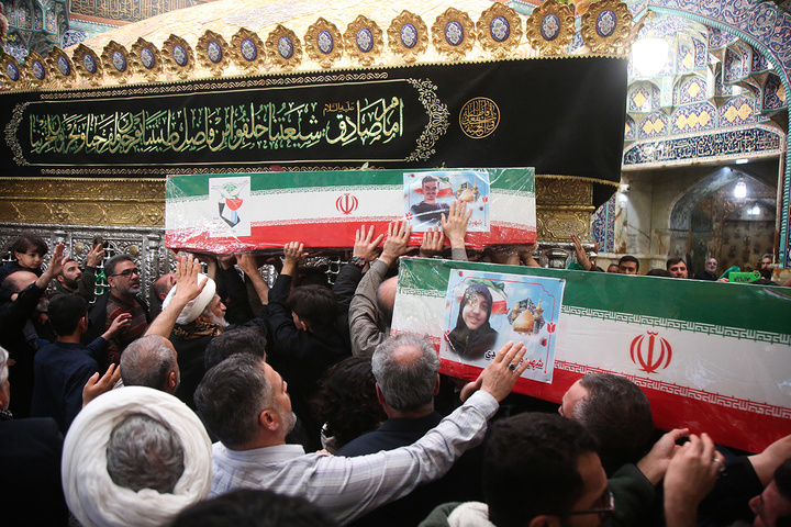 تشییع پیکر شهدای حمله آمریکایی صهیونی به پردیسان قم در حرم مطهر