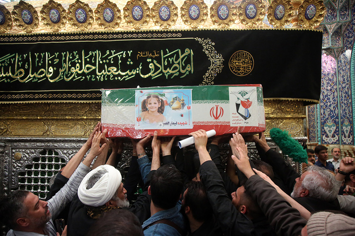 تشییع پیکر شهدای حمله آمریکایی صهیونی به پردیسان قم در حرم مطهر