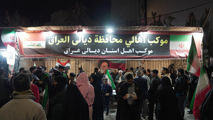 تقدیر مسئولان حرم مطهر بانوی کرامت از موکب‌های غیرایرانی تجمعات مردمی قم