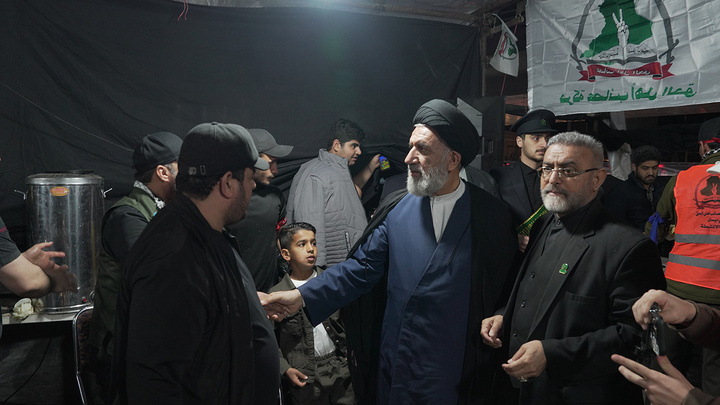 تقدیر مسئولان حرم مطهر بانوی کرامت از موکب‌های غیرایرانی تجمعات مردمی قم