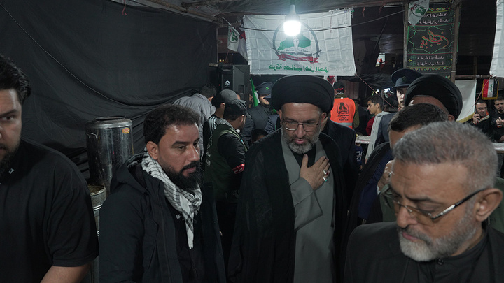 تقدیر مسئولان حرم مطهر بانوی کرامت از موکب‌های غیرایرانی تجمعات مردمی قم