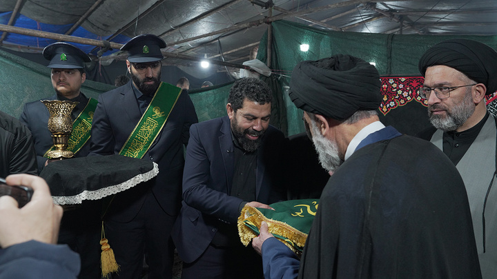 تقدیر مسئولان حرم مطهر بانوی کرامت از موکب‌های غیرایرانی تجمعات مردمی قم