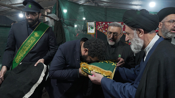 تقدیر مسئولان حرم مطهر بانوی کرامت از موکب‌های غیرایرانی تجمعات مردمی قم