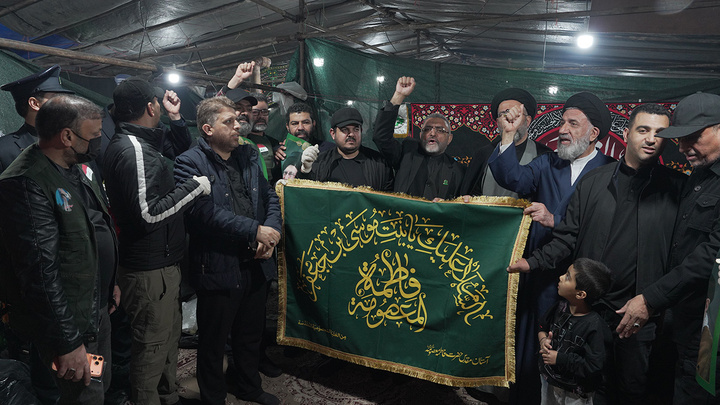 تقدیر مسئولان حرم مطهر بانوی کرامت از موکب‌های غیرایرانی تجمعات مردمی قم