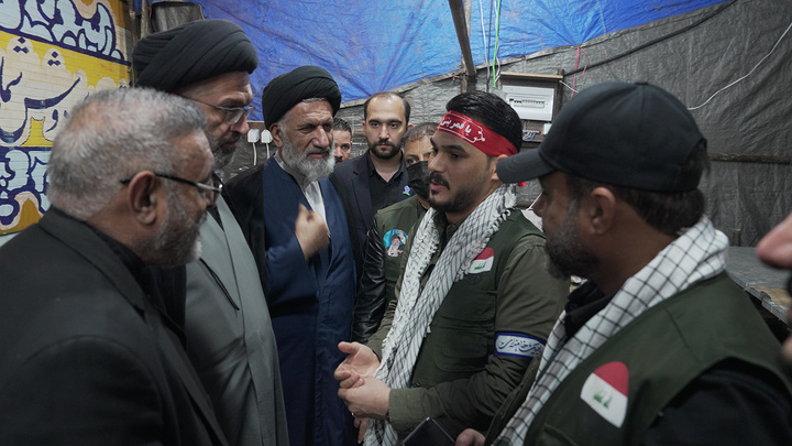 تقدیر مسئولان حرم مطهر بانوی کرامت از موکب‌های غیرایرانی تجمعات مردمی قم