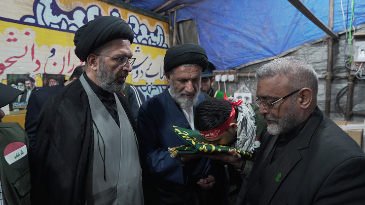 تقدیر مسئولان حرم مطهر بانوی کرامت از موکب‌های غیرایرانی تجمعات مردمی قم