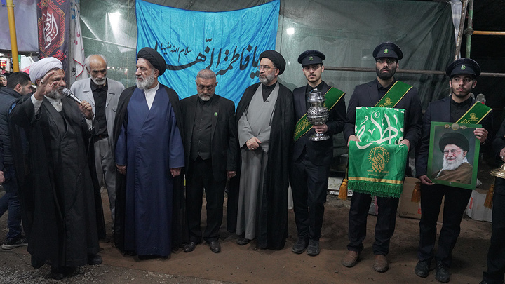 تقدیر مسئولان حرم مطهر بانوی کرامت از موکب‌های غیرایرانی تجمعات مردمی قم