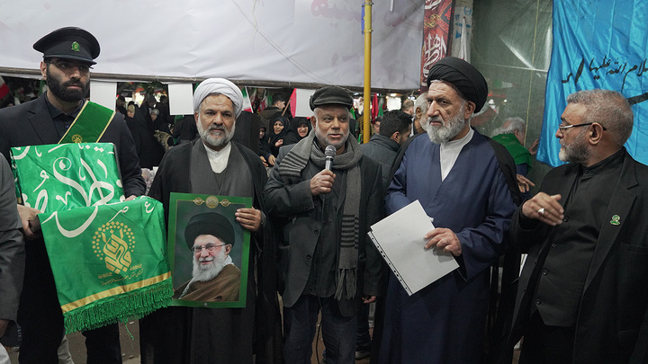 تقدیر مسئولان حرم مطهر بانوی کرامت از موکب‌های غیرایرانی تجمعات مردمی قم