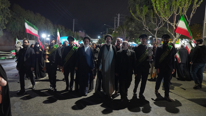 تقدیر مسئولان حرم مطهر بانوی کرامت از موکب‌های غیرایرانی تجمعات مردمی قم