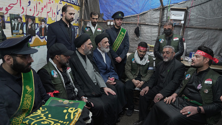 تقدیر مسئولان حرم مطهر بانوی کرامت از موکب‌های غیرایرانی تجمعات مردمی قم