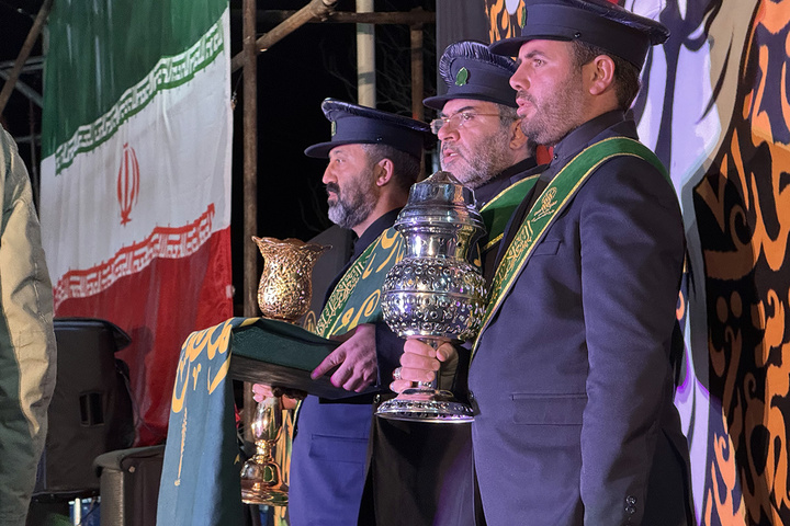 حضور خادمان حرم بانوی کرامت در اجتماعات پرشور خیابان‌ها و میادین قم