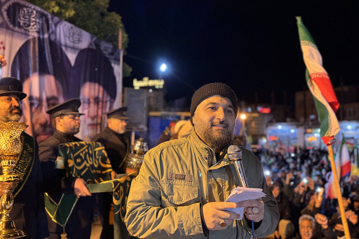 حضور خادمان حرم بانوی کرامت در اجتماعات پرشور خیابان‌ها و میادین قم