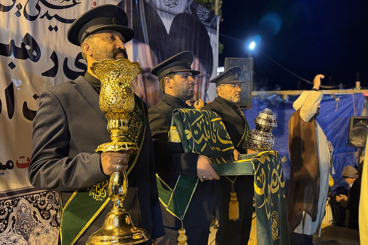 حضور خادمان حرم بانوی کرامت در اجتماعات پرشور خیابان‌ها و میادین قم