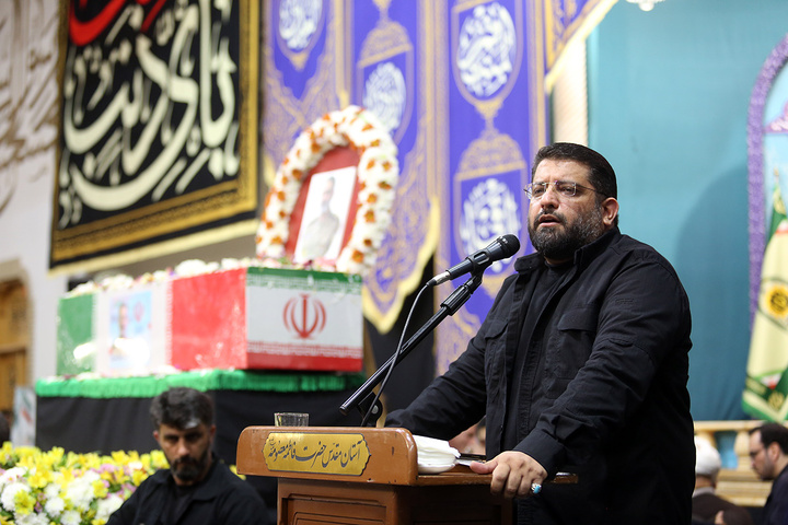 وداع باشکوه مردم قم با پیکر سپهبد موسوی در حرم بانوی کرامت