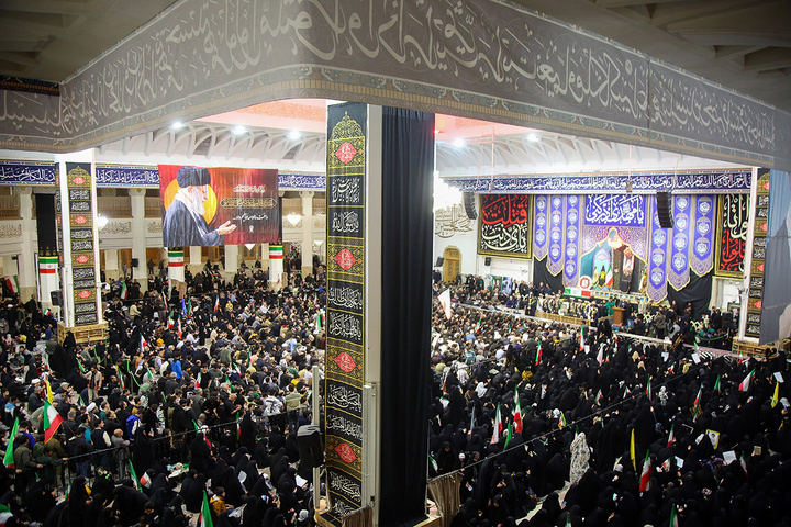 وداع باشکوه مردم قم با پیکر سپهبد موسوی در حرم بانوی کرامت