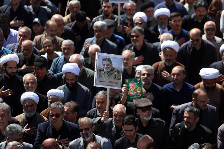 تشییع شکوهمند و خاک‌سپاری پیکر مطهر سپهبد موسوی در حرم بانوی کرامت