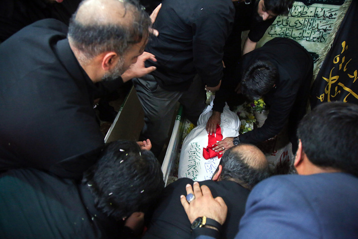 تشییع شکوهمند و خاک‌سپاری پیکر مطهر سپهبد موسوی در حرم بانوی کرامت