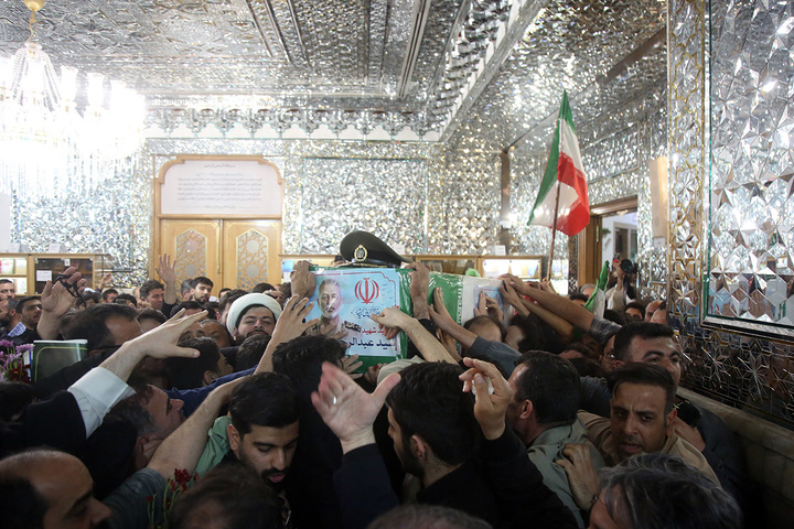 تشییع شکوهمند و خاک‌سپاری پیکر مطهر سپهبد موسوی در حرم بانوی کرامت